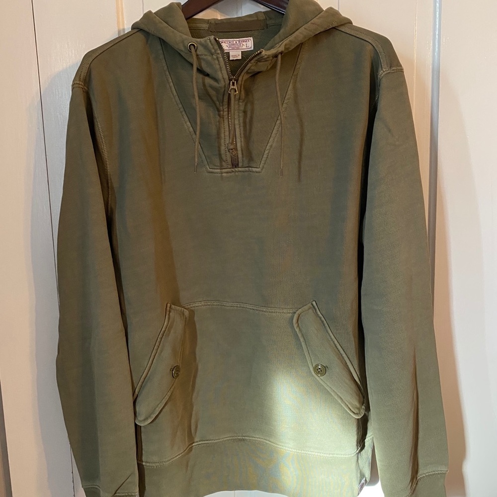Men’s L J. Crew x Wallace & Barnes sweatshirt.